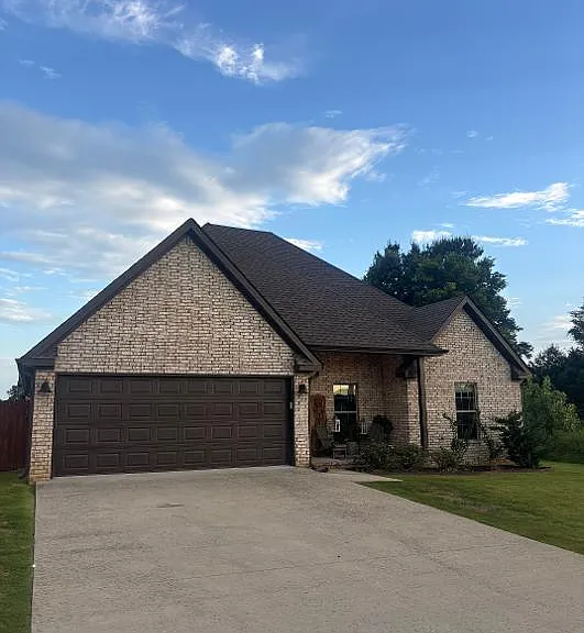 101 Gatlin Ln — Photo 1