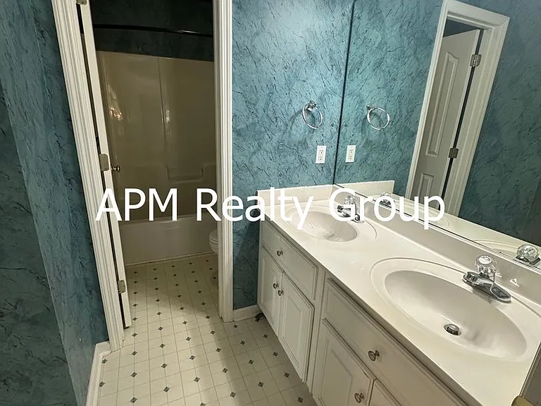 109 Rolling Creek Cir — Photo 14