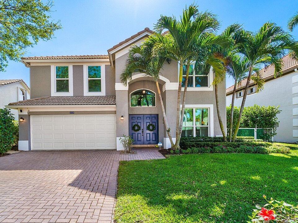 1st image of 215 Lone Pine Drive