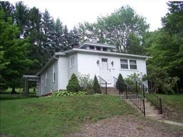 1035 Lovi Rd, Freedom, PA 15042