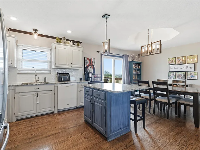 12200 Hollingsworth Rd — Photo 45