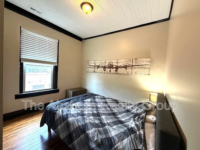 523 E Broad St #C — Photo 11