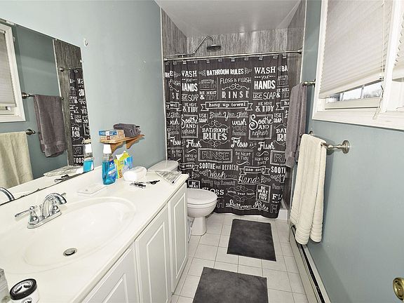 3rd image of 309 William Floyd Parkway