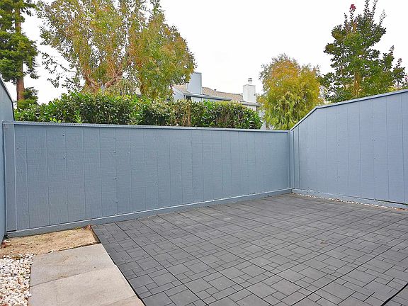 3rd image of 17994 Azalea Rd