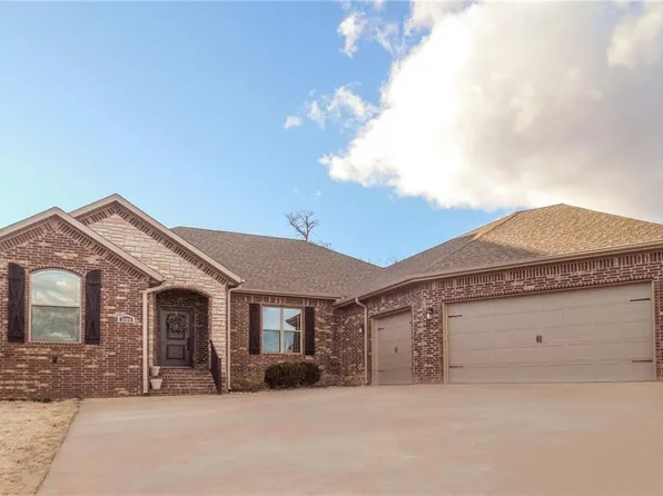 5904 Knotty Pine Rd, Bentonville, AR 72713