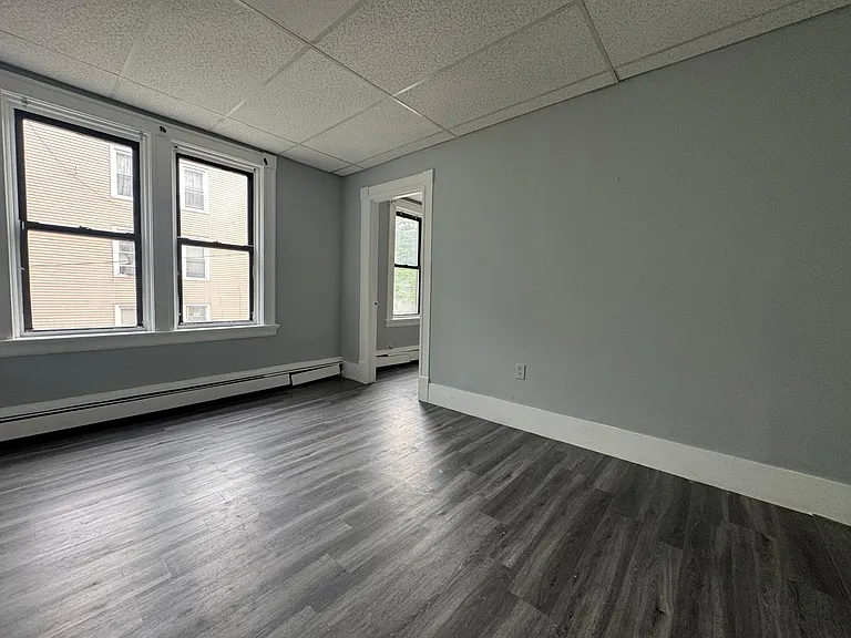 197 S Leonard St #11 — Photo 2
