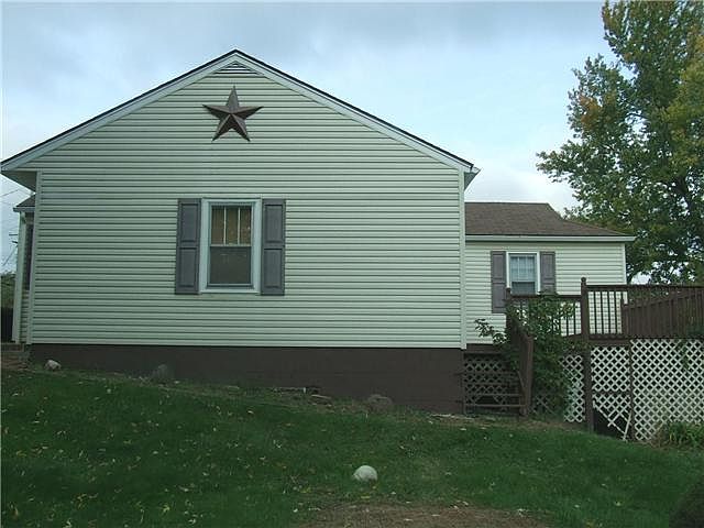 2nd image of 894 Springmill Rd