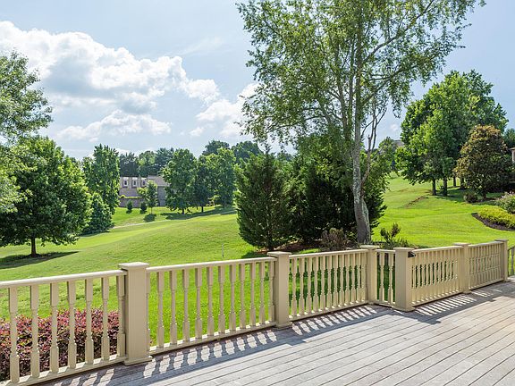 3rd image of 1009 Shadow Brook Dr