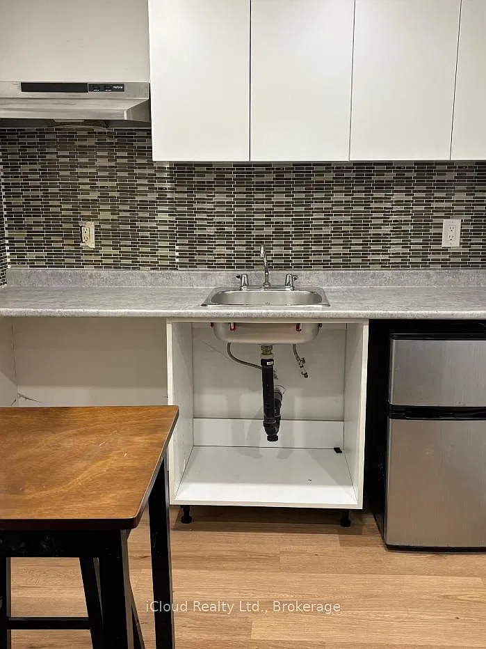 1 bed, $1,100 — Photo 4