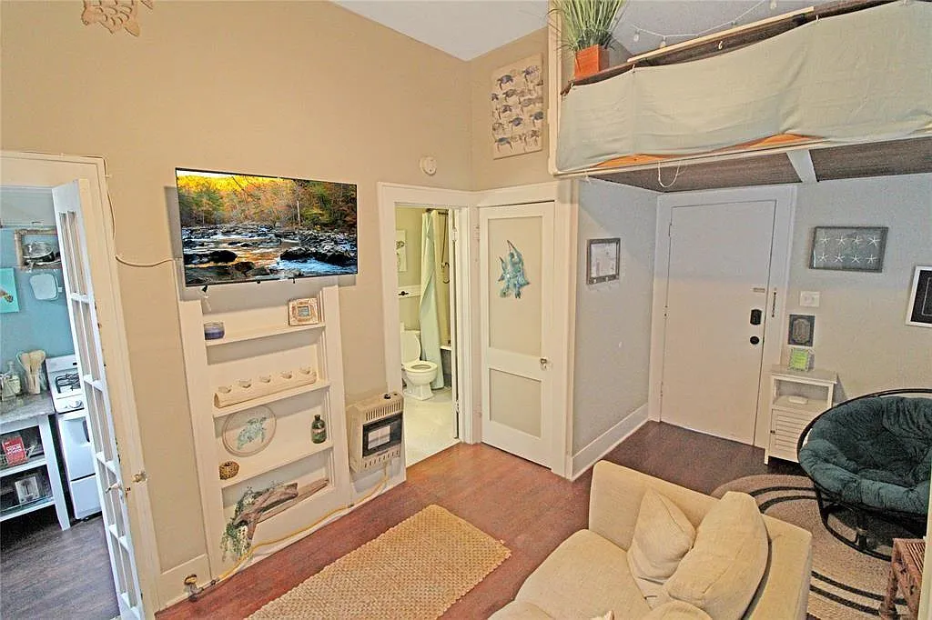 1 bed, 1.0 bath, $1,000 — Photo 2