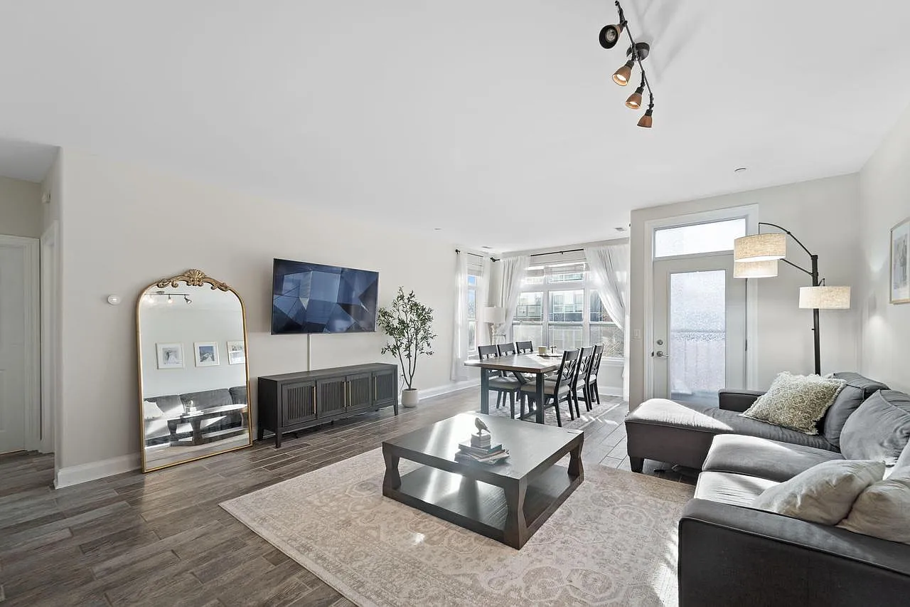 1915 North Water STREET #408 photo 1