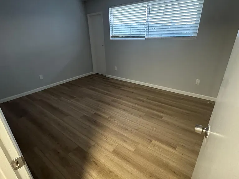 4605 Sylmar Ave — Photo 18
