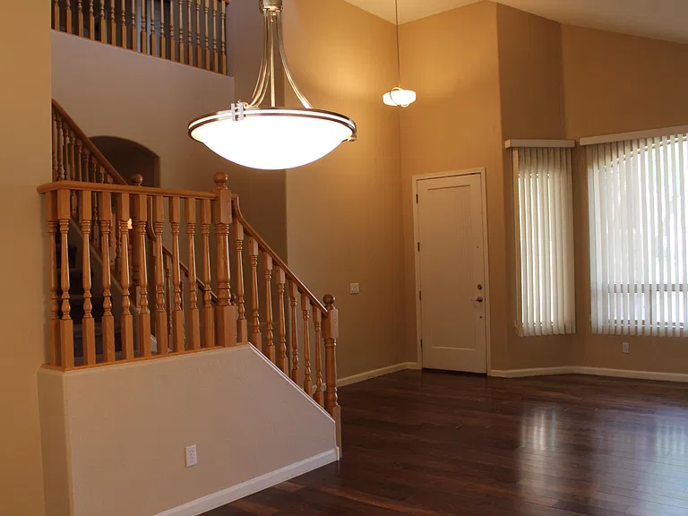 5435 W Buffalo St — Photo 4