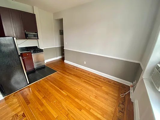 Rented by J PRESTON AND ASSOCIATES INC | media 18