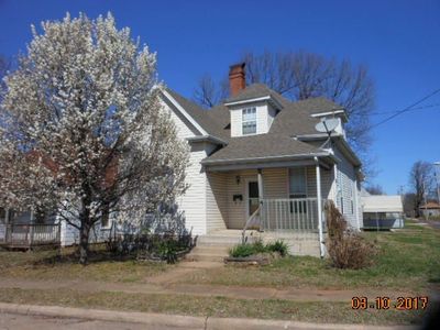 717 W Poplar St, Springfield, MO, 65802