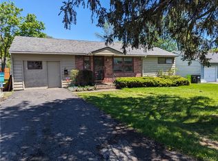 119 Marian Dr, Mattydale, NY 13211