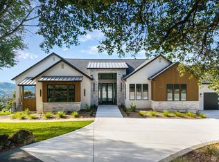 5925 Crystal Dr, Santa Rosa, CA 95404