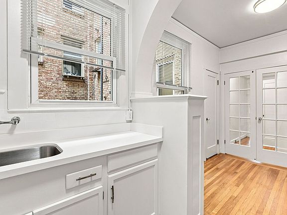 5th image of 1850 Clay St #202