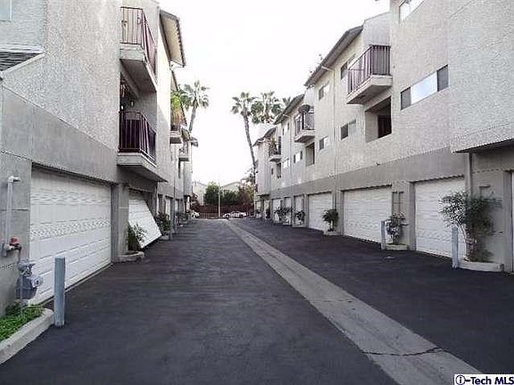3rd image of 20155 Keswick St Unit 220