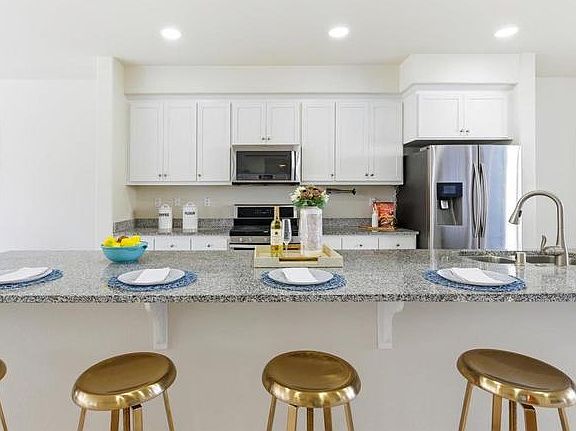 5th image of 5603 Melodia Cir