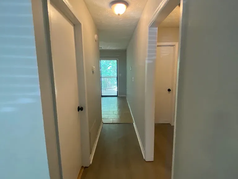 100 Spring Ct — Photo 7