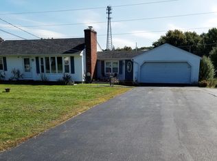 63 Long Meadow Rd, Portsmouth, RI 02871