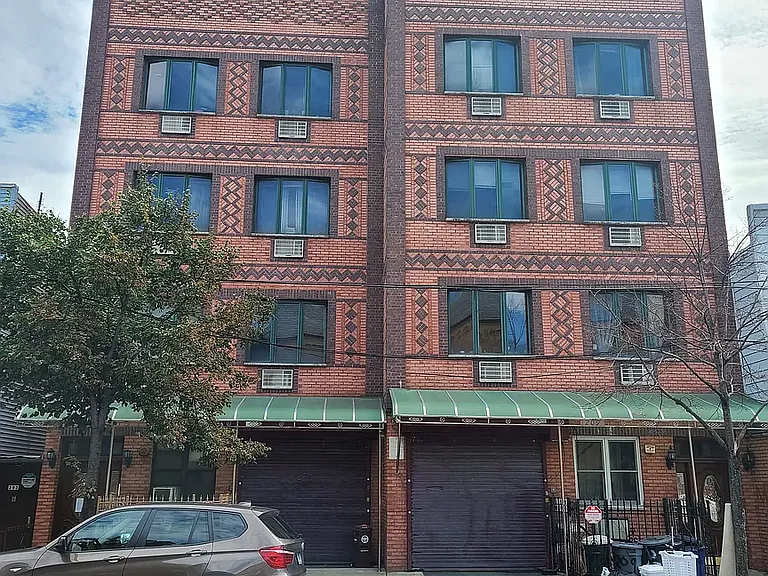 207 Woodpoint Rd #3B — Photo 1