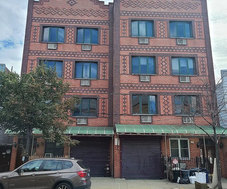 1st image of 207 Woodpoint Rd APT 3B