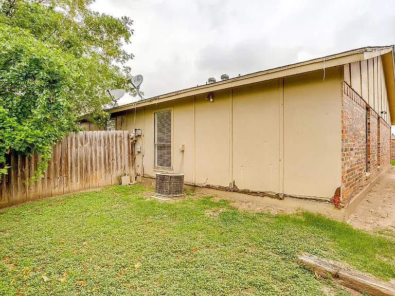 10265 Aurora Dr — Photo 13