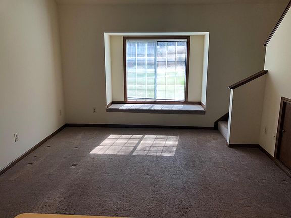 3rd image of 2 S Division Ave #15