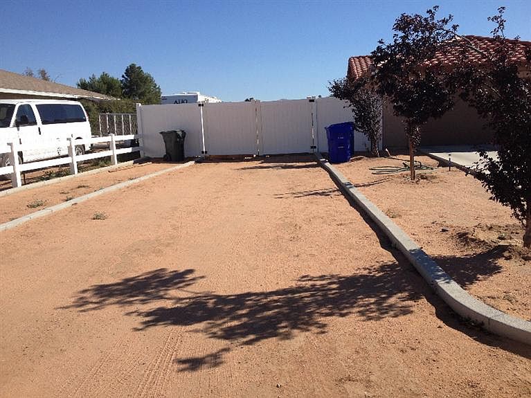 2nd image of 22149 Broken Lance Rd