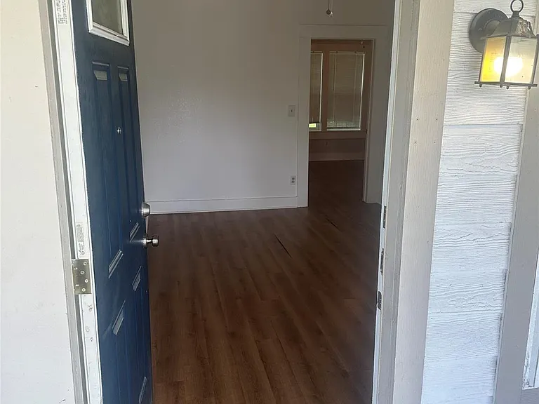 914 W Lynwood Ave — Photo 3