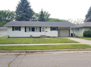2105 8th St S, Moorhead, MN 56560