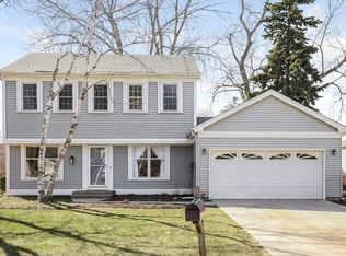 404 Albany Ln, Vernon Hills, IL