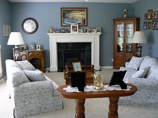 Living/Hearth Room