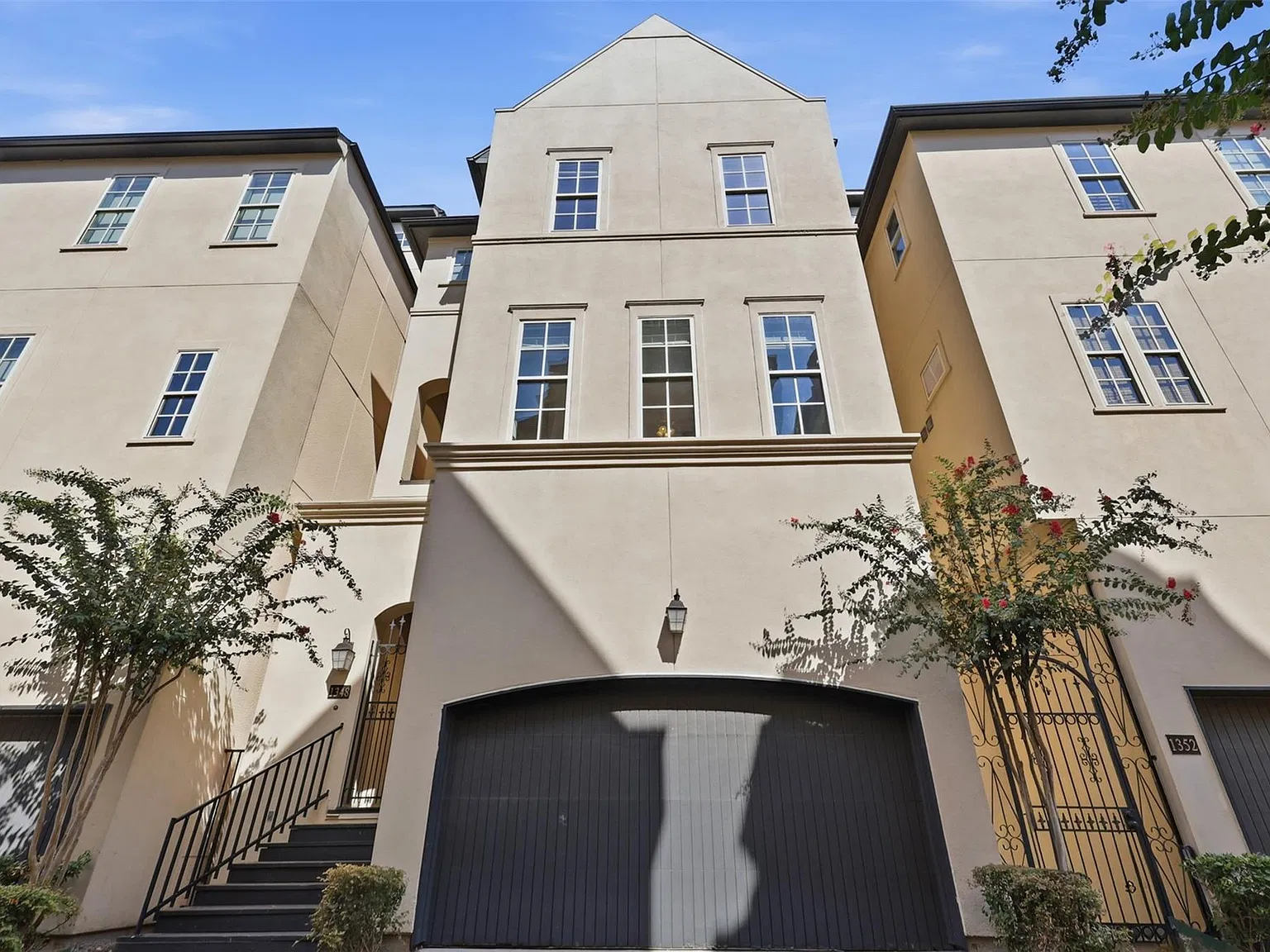 3 bed, 3.5 bath, 2498 sqft, $3,800 — Photo 2