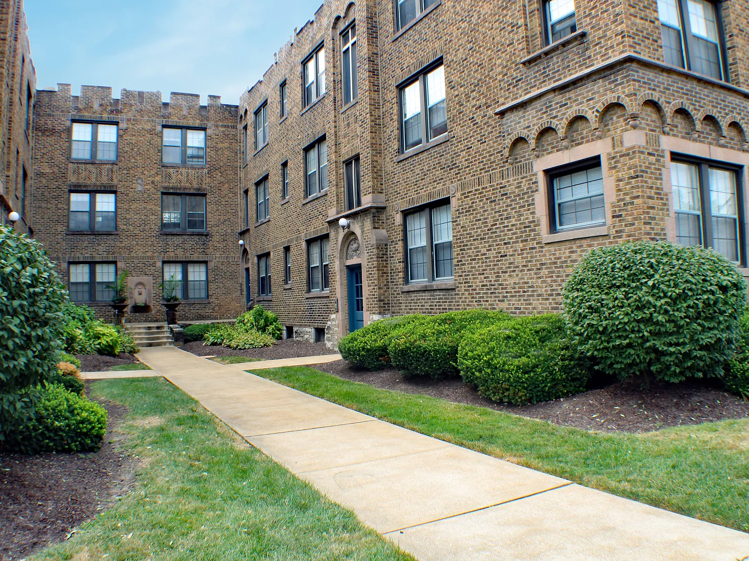 East Forest View Apartments — Photo 3