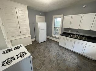 1051 6th St #1, Beloit, WI 53511