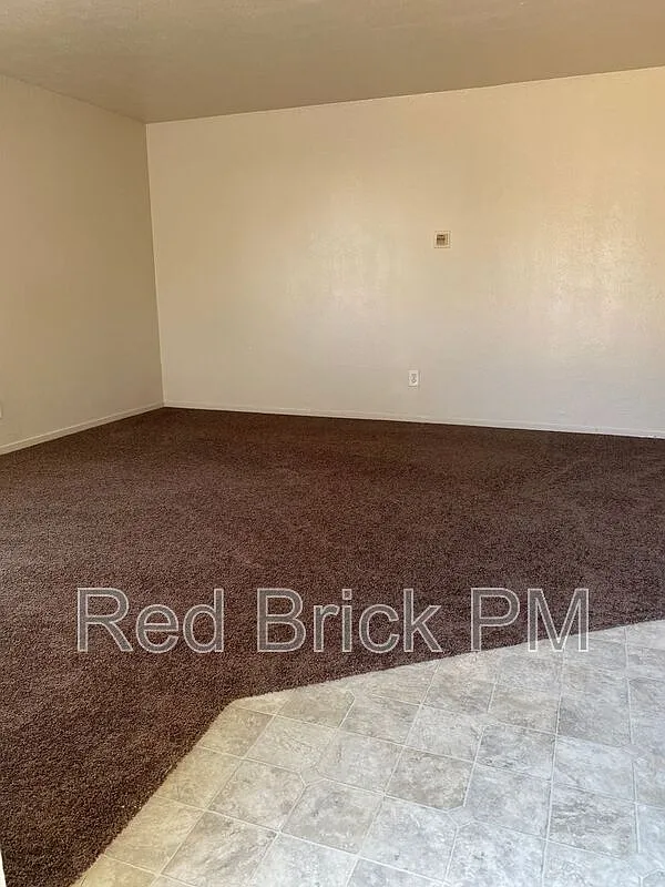 1 bed, 1.0 bath, 620 sqft, $1,000 — Photo 2