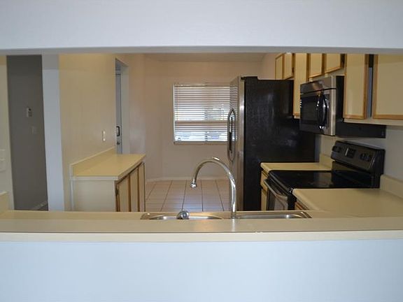 4th image of 1305 Coolmont Dr