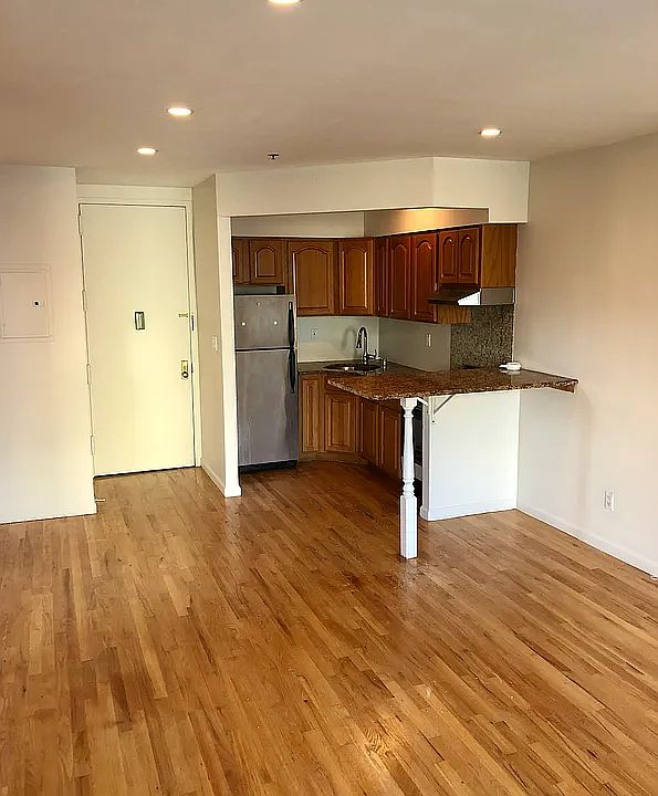 1st image of 2025 3rd Ave APT 3A
