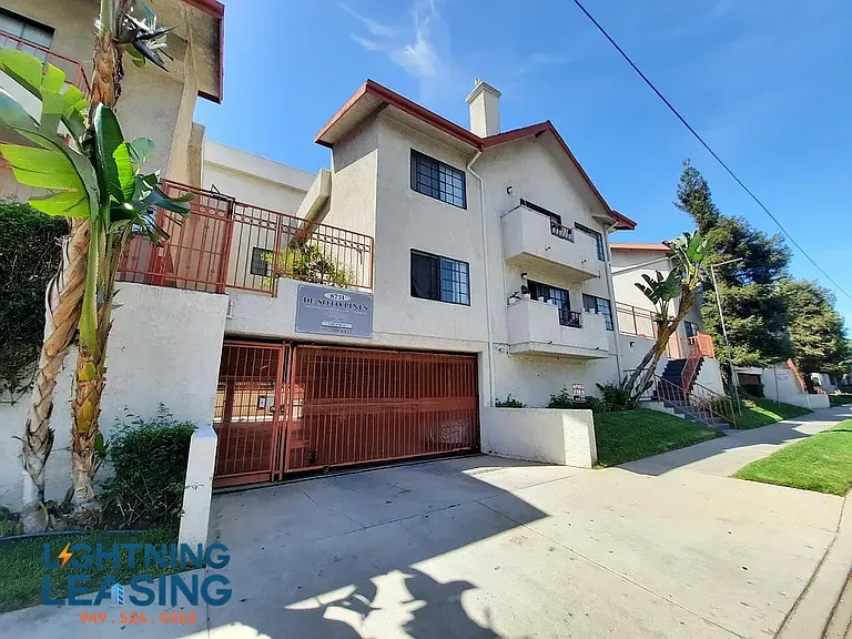 8731 De Soto Ave #101 — Photo 13