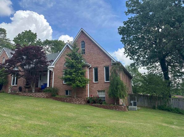 1001 Summerhill Dr, Paragould, AR 72450