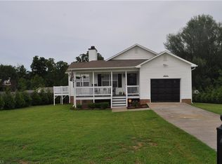 4975 Springhouse Farm Rd, Winston Salem, NC 27107
