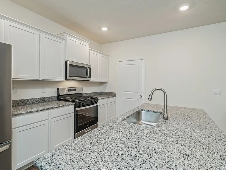 944 Utopia Ln — Photo 15
