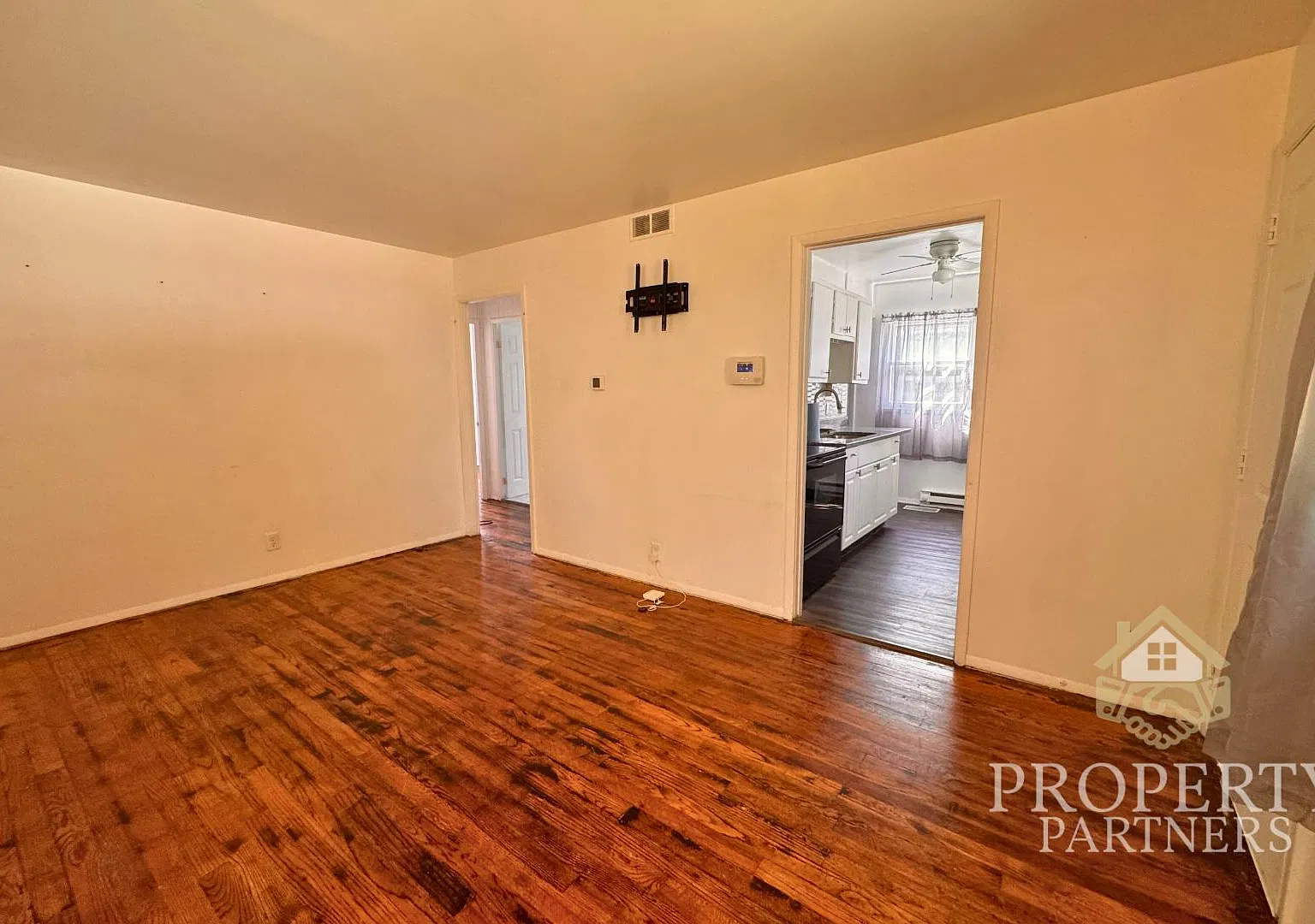 3301 W 22nd St — Photo 4