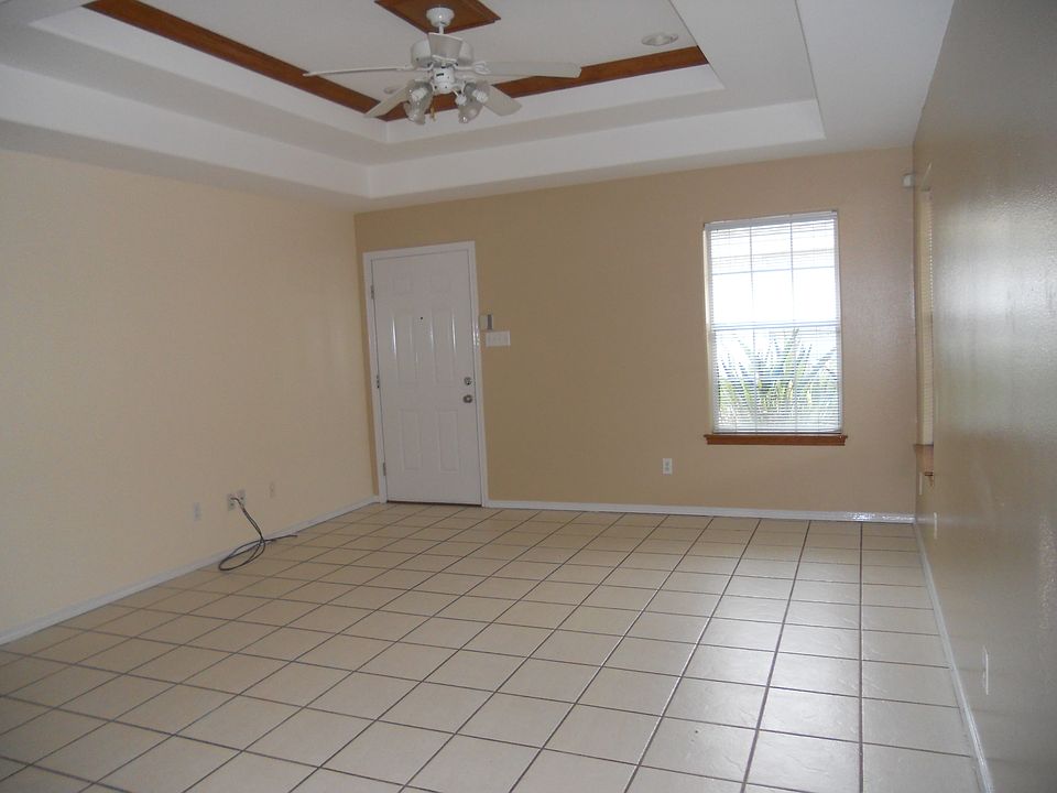 Spacious living room
