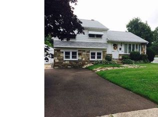 1008 Riviera Rd, Warminster, PA 18974