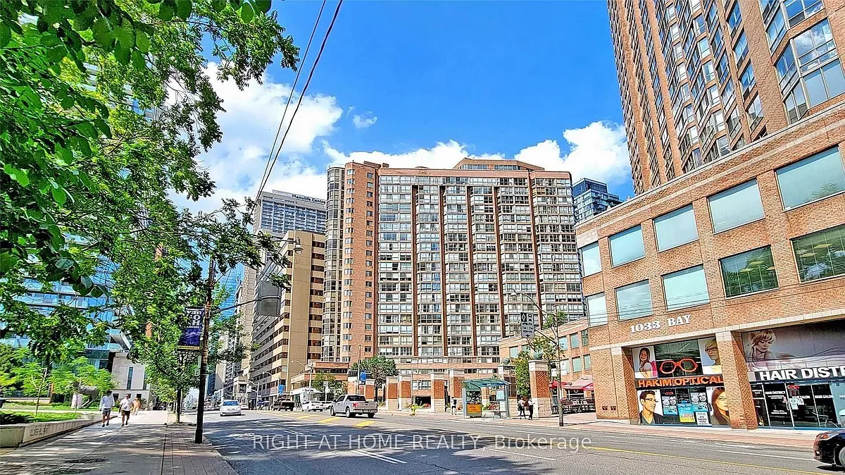 Building Photo - 1055 Bay St #504