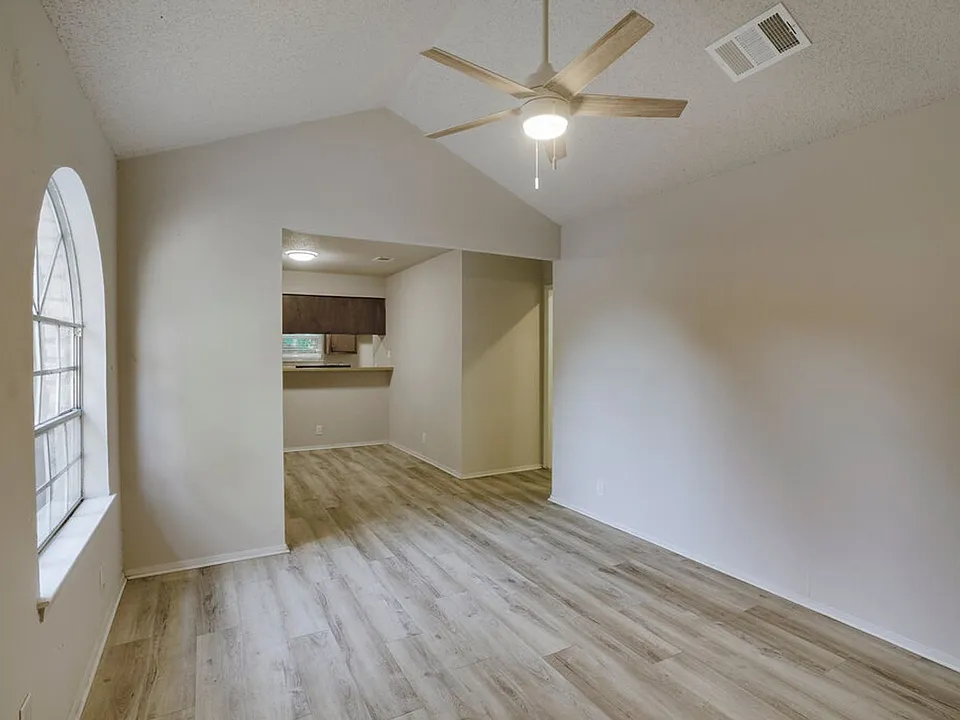 1206 Westcott Dr